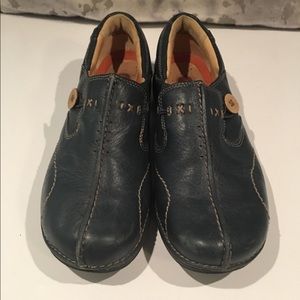 Clark shoes - “Structured by Clarks”